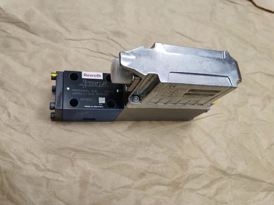 Rexroth R901382354 4WRPEH6CB40L-30/M/24F1 4WRPEH6CB40L-3X/M/24F1 Directional Control Valve Integrated Electronics